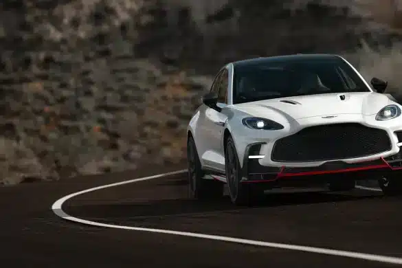 aston martin dbx s