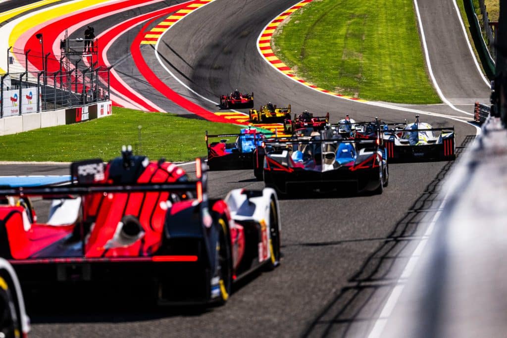 6h di Spa 2025: l'Eau Rouge alla partenza, punto con molti sorpassi per tutta la gara