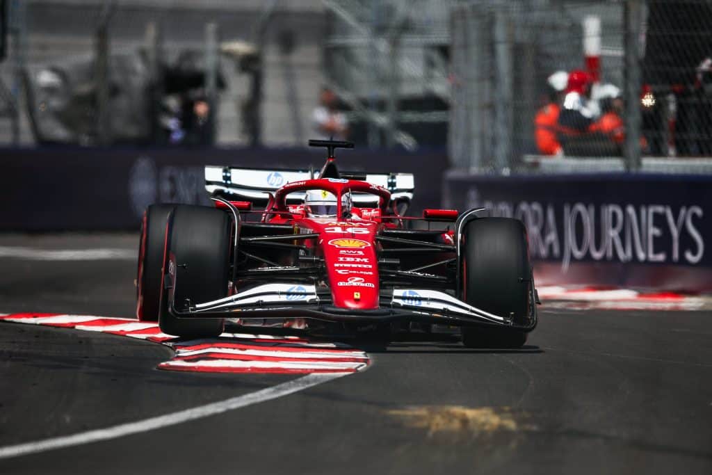 Ferrari, Leclerc magico ma non basta per la pole: "Ho trovato traffico nel Q3, sono dispiaciuto"