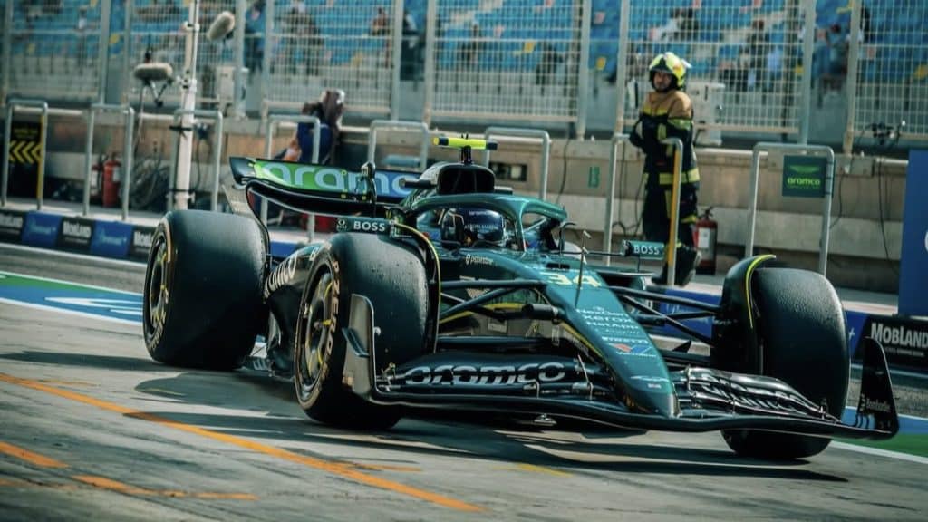 Felipe Drugovich al volante della Aston Martin nel corso delle FP1 in Bahrain di questa stagione
