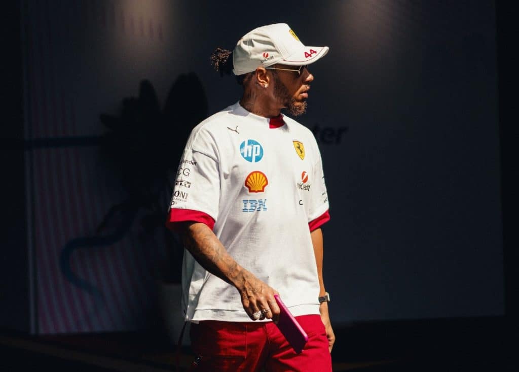 Ferrari, Hamilton: "I'm working hard to adapt, we're trying to improve the car's potential."<br>