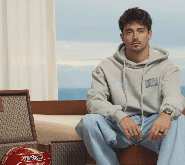 La Charles Leclerc Capsule sorprende: fino a 1.400 euro per un pantalone cargo! Ma il cappellino...