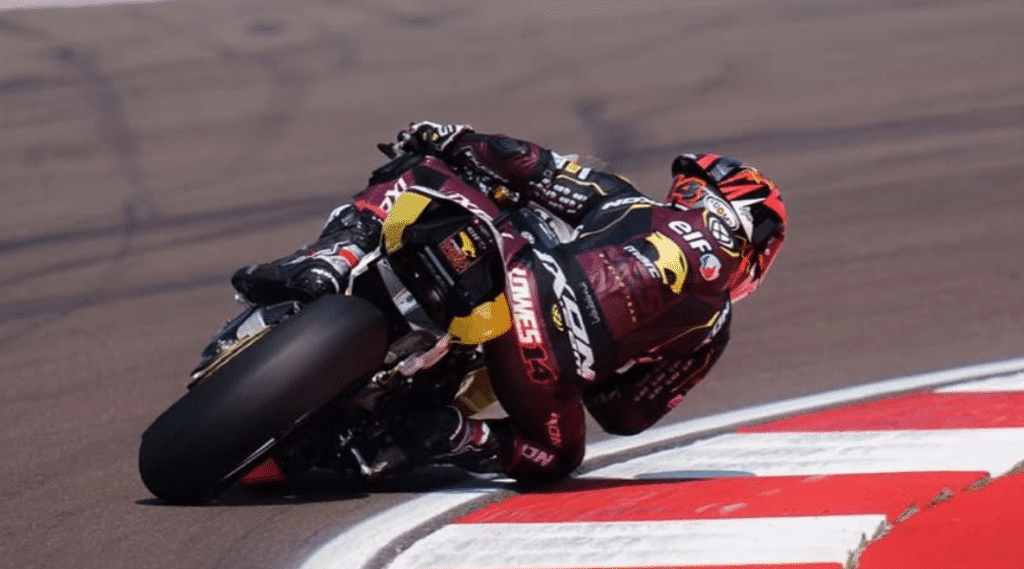 Superpole SBK in Cremona: Bulega on pole, disaster for Bassani and Petrucci