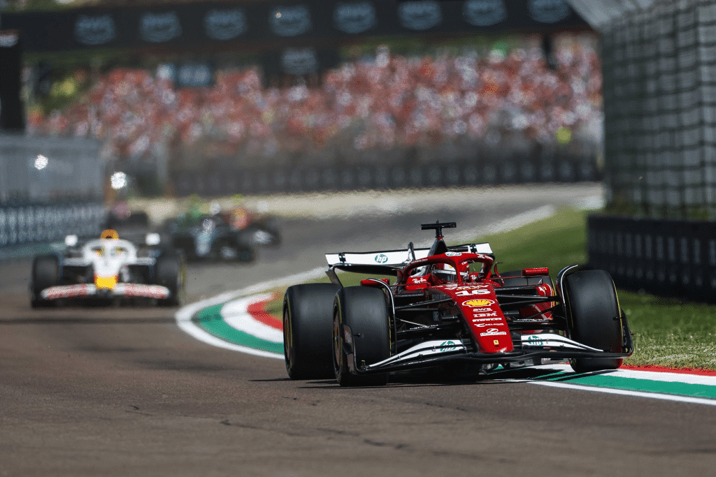 Leclerc e Alonso, chi è più sfigato? Entrambi si candidano a questo "trofeo"...