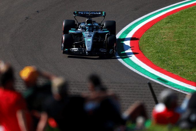 Mercedes, Russell: "In qualifica siamo forti, le due soste obbligatorie possono cambiare tutto"