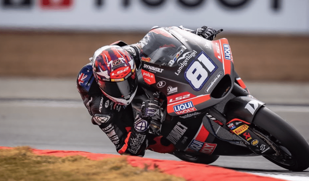 Moto2 a Silverstone: vince Agius seguito da Moreira e Alonso. OUT Gonzalez!