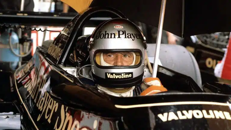 Mario Andretti, campione di Formula 1 1978, racconta in esclusiva la sua storia da un campo profughi in Italia al tetto del mondo.