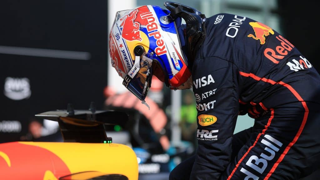 Red Bull, Verstappen: "Weekend positivo fino ad ora, questa storia della penalità comincia a seccarmi"