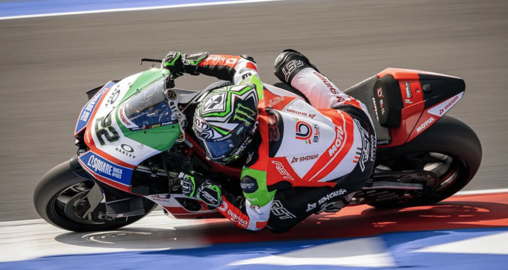Race 1 of WorldSBK in Misano: Toprak Razgatlioglu triumphs on Bulega’s home track – but what a crash-filled race!