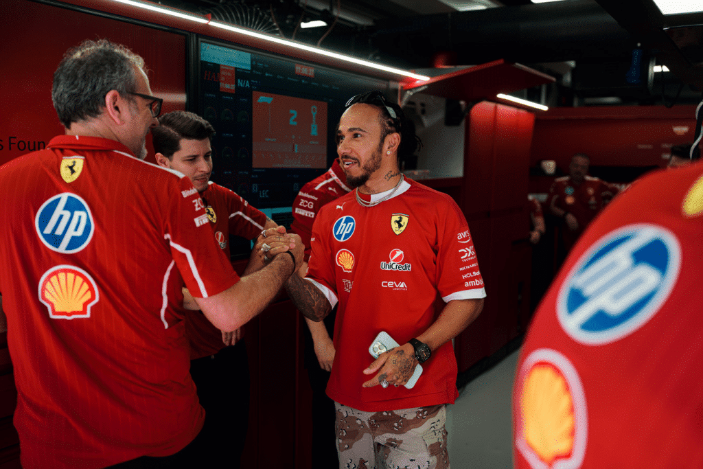 Hamilton in crisi, Rosberg: "Fa male, situazione molto critica. Ed è molto strano..."