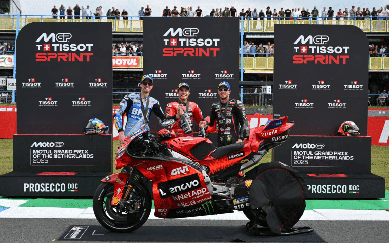MotoGP ad Assen: VINCE Marc, tegola Alex! Super Bezzecchi, Bagnaia è 3°