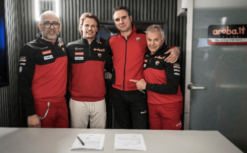 Nicolò Bulega in WorldSBK anche per il 2026, ma la MotoGP è sempre più vicina