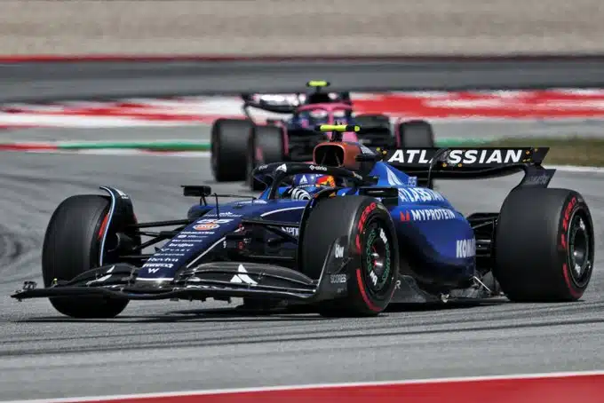 sainz difende hamilton