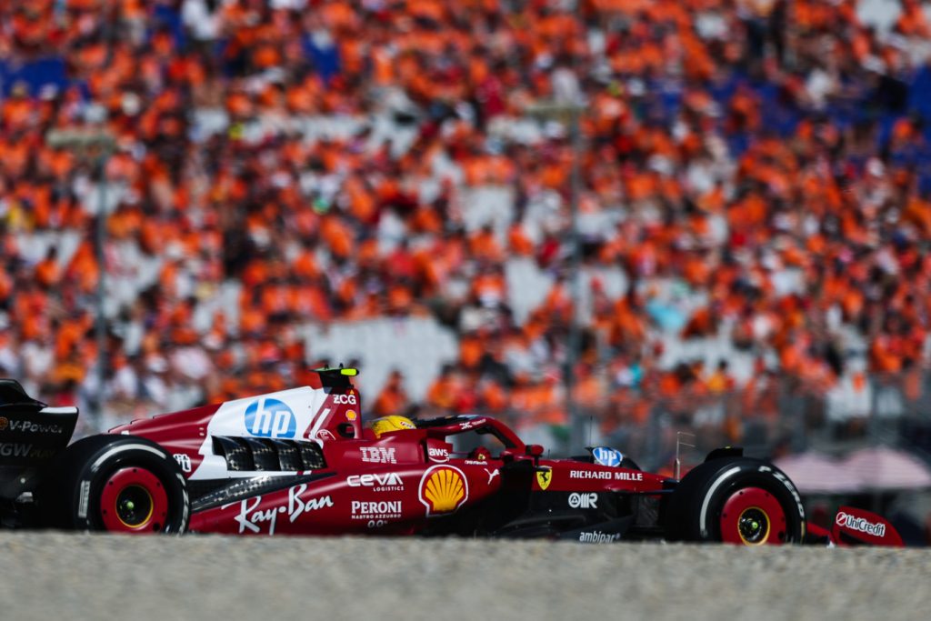 Ferrari, Hamilton insiste: "La Mercedes è già concentrata sul 2026, dovremmo farlo anche noi"