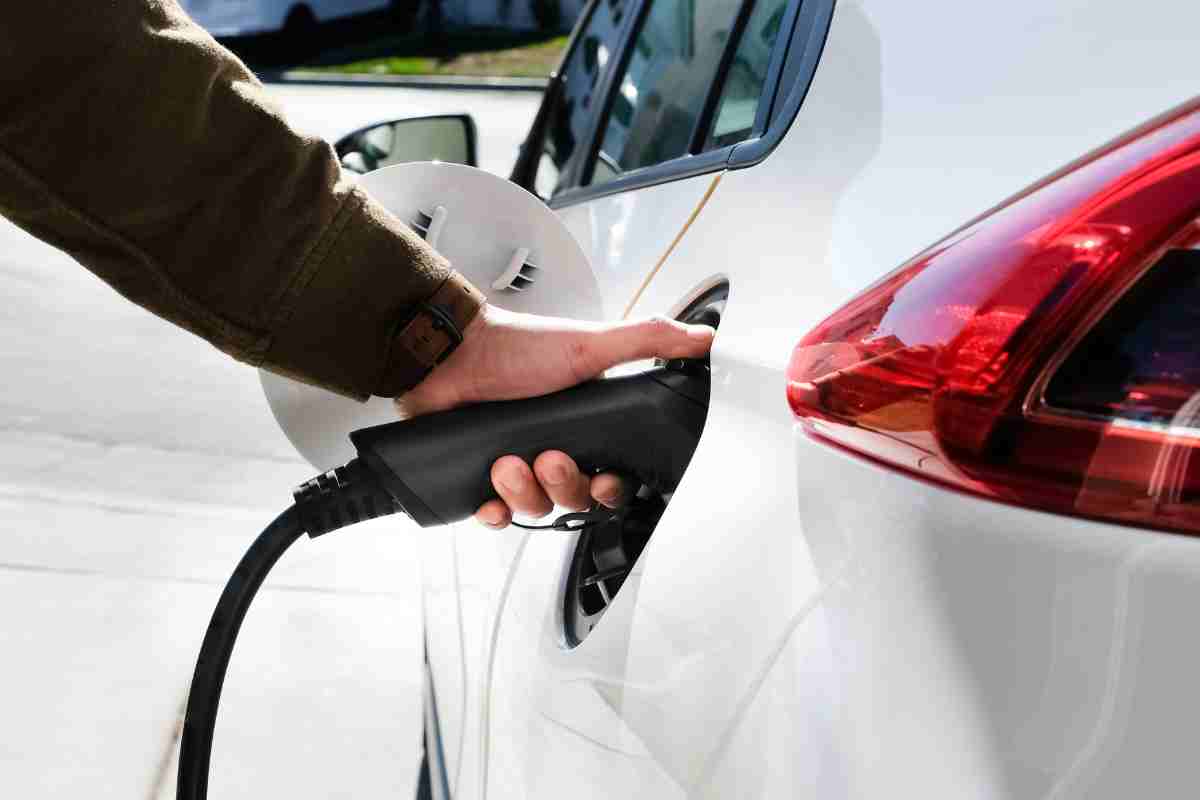 Auto elettriche prezzi