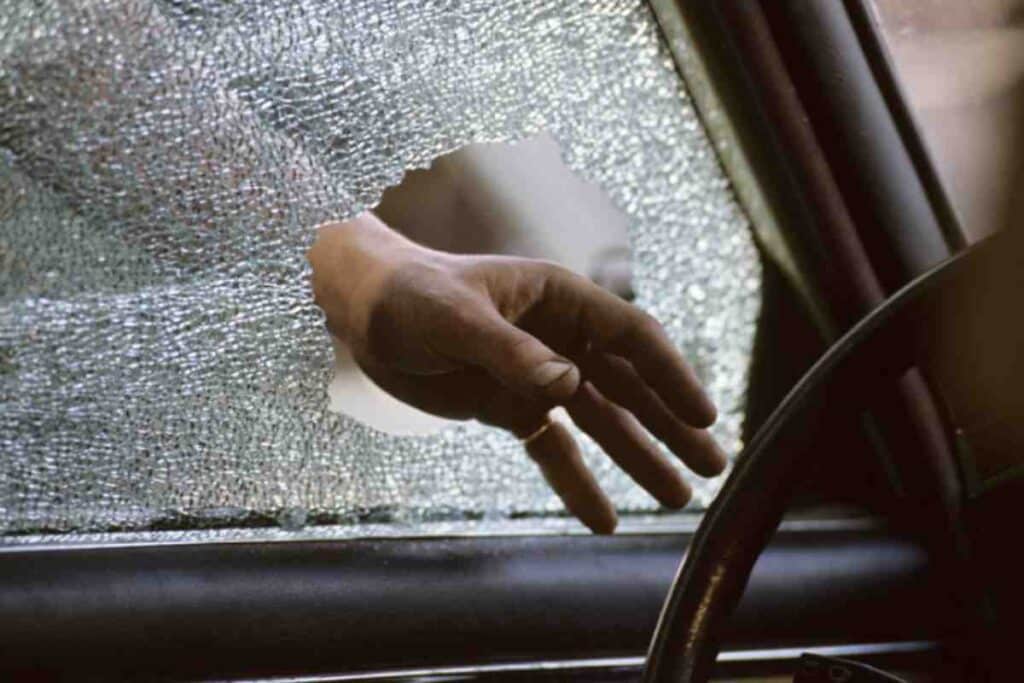 Dietro questi furti parziali si cela una rete criminale ben organizzata