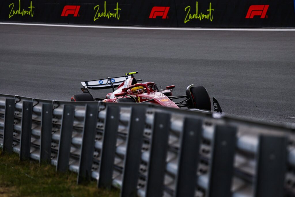 Ferrari, Hamilton: "Dobbiamo migliorare in vista della qualifica, passo gara costante"