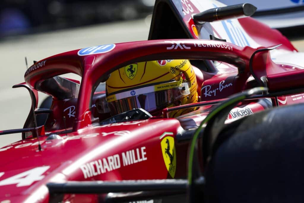 Ferrari, Hamilton: "Ho provato a seguire la strada di Leclerc ma non è stato positivo per me"