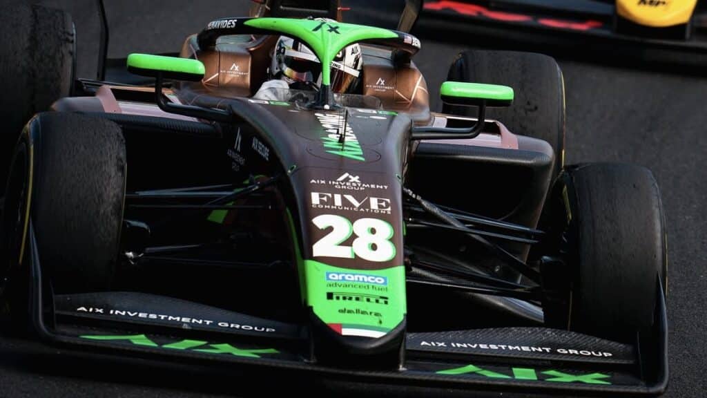 F3 Feature Race in Ungheria: Ritiro per Brad Benavides a causa di un contatto con la Rodin di Roman Bilinski.