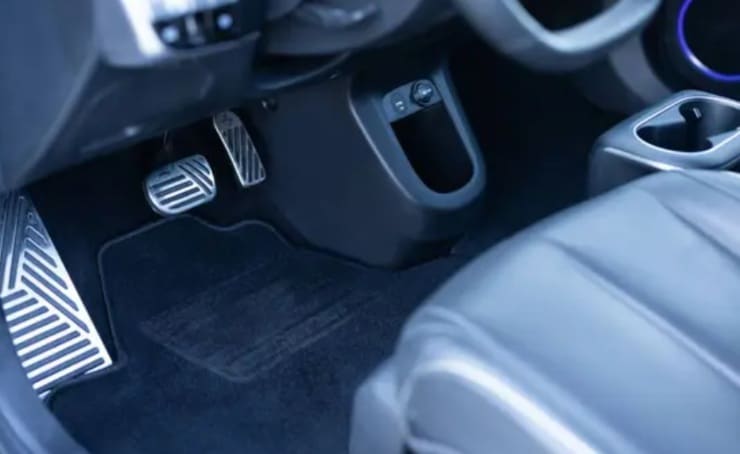 Interni di auto elettrica