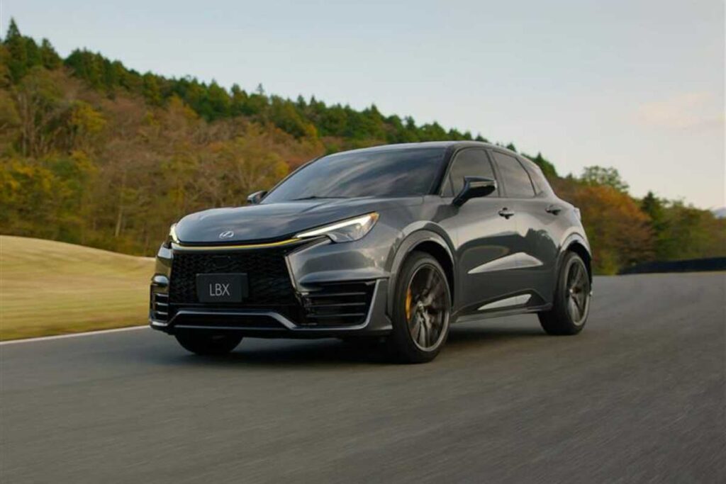 Lexus LBX caratteristiche prezzo