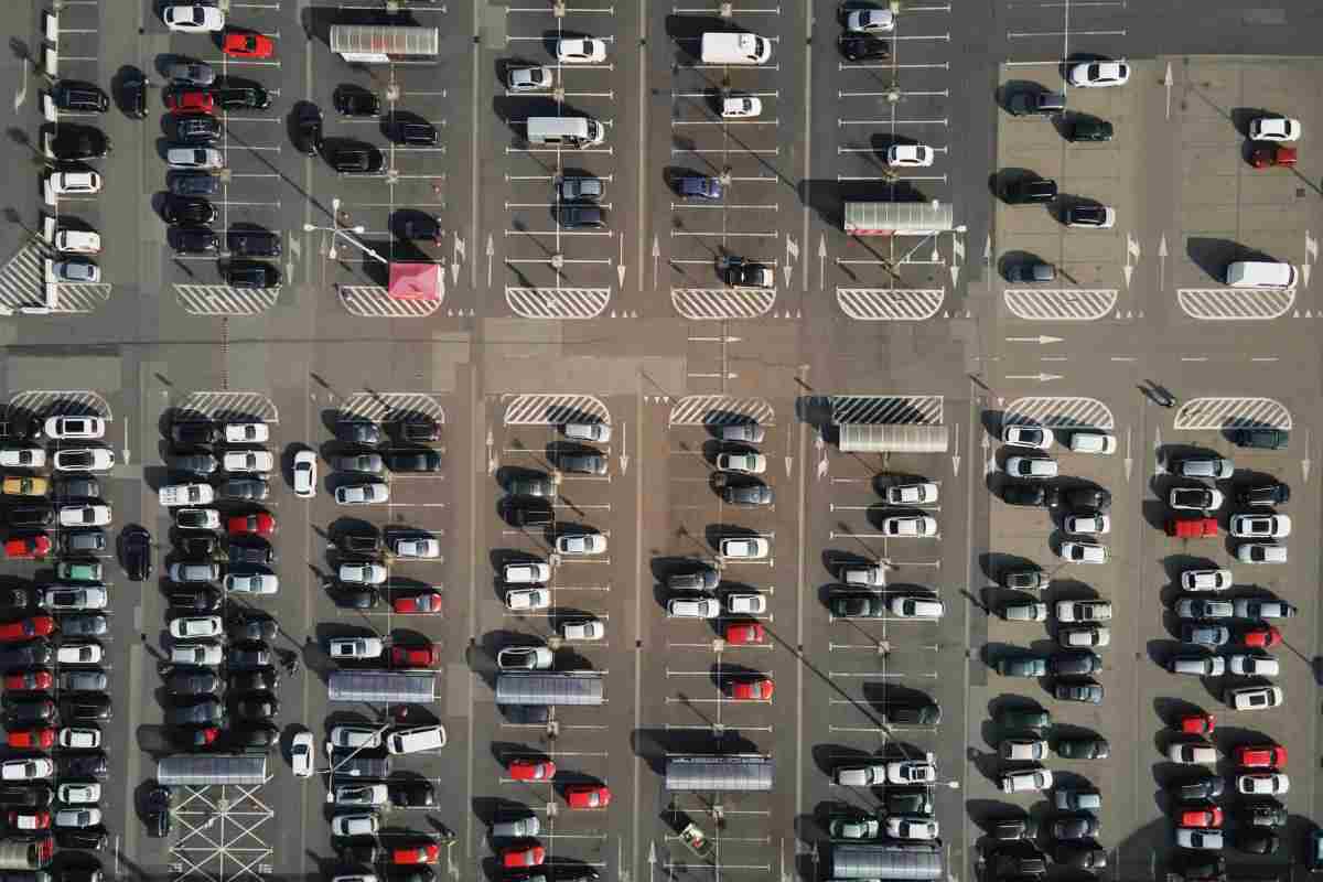 Parcheggio auto raffica di multe