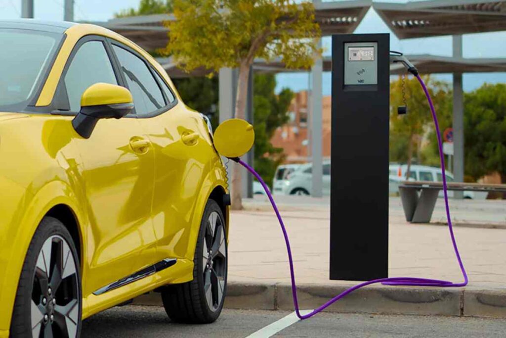 Auto elettrica ricarica