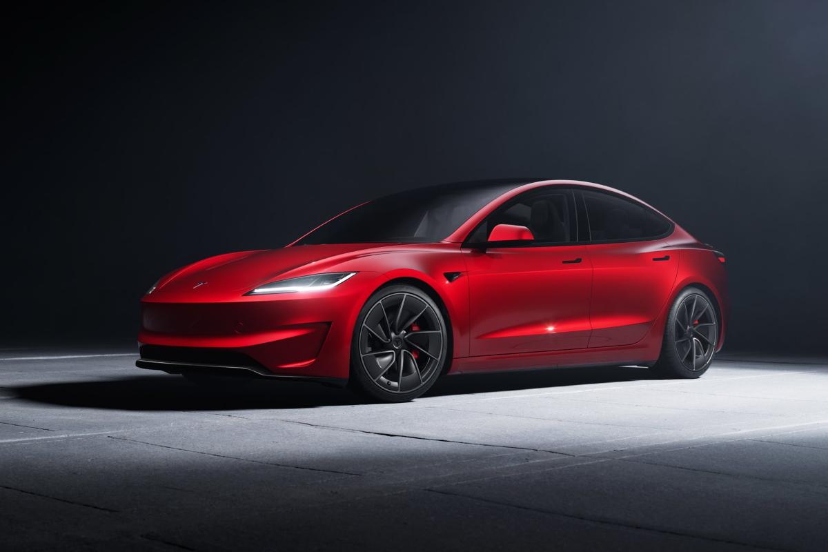 Tesla Model 3 promozione