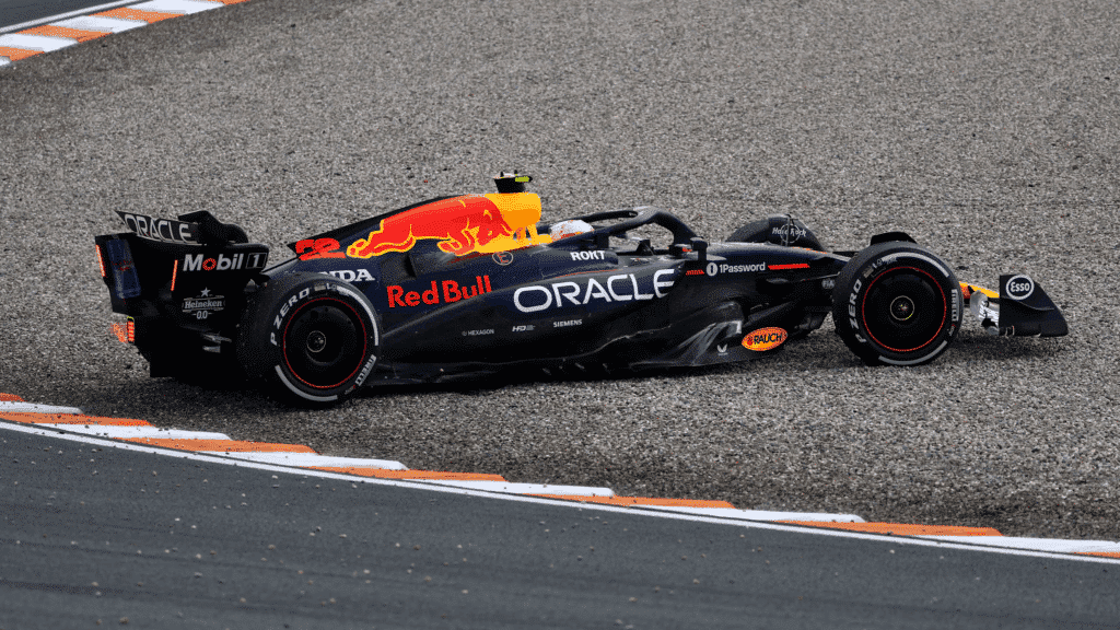 VIDEO – Verstappen, what are you doing? Rookie mistake from Max: into the gravel at the end of the session