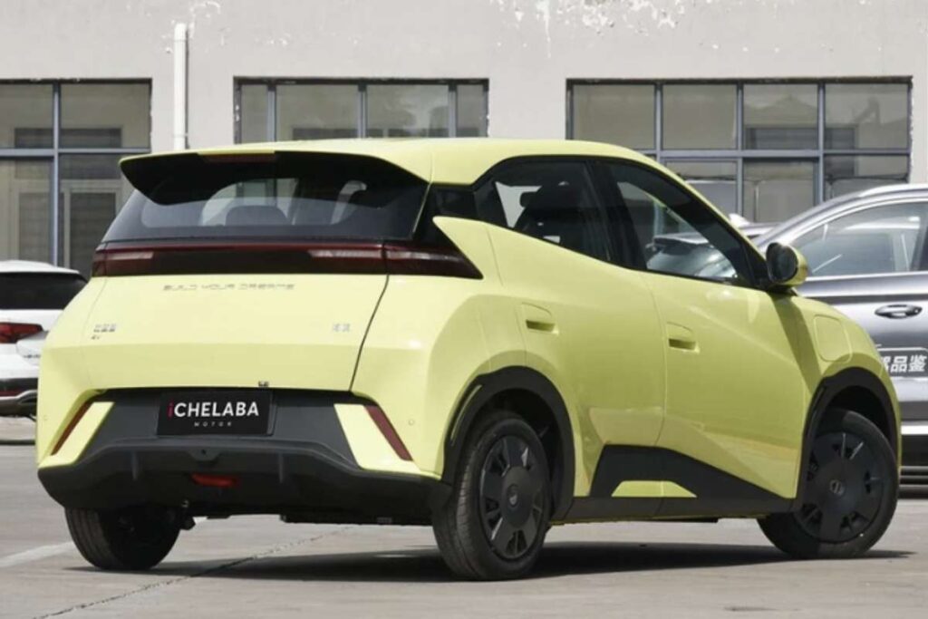 Fondata nel 2003 a Shenzhen, BYD Auto è parte del gruppo BYD Company e si è affermata come uno dei leader mondiali nella produzione