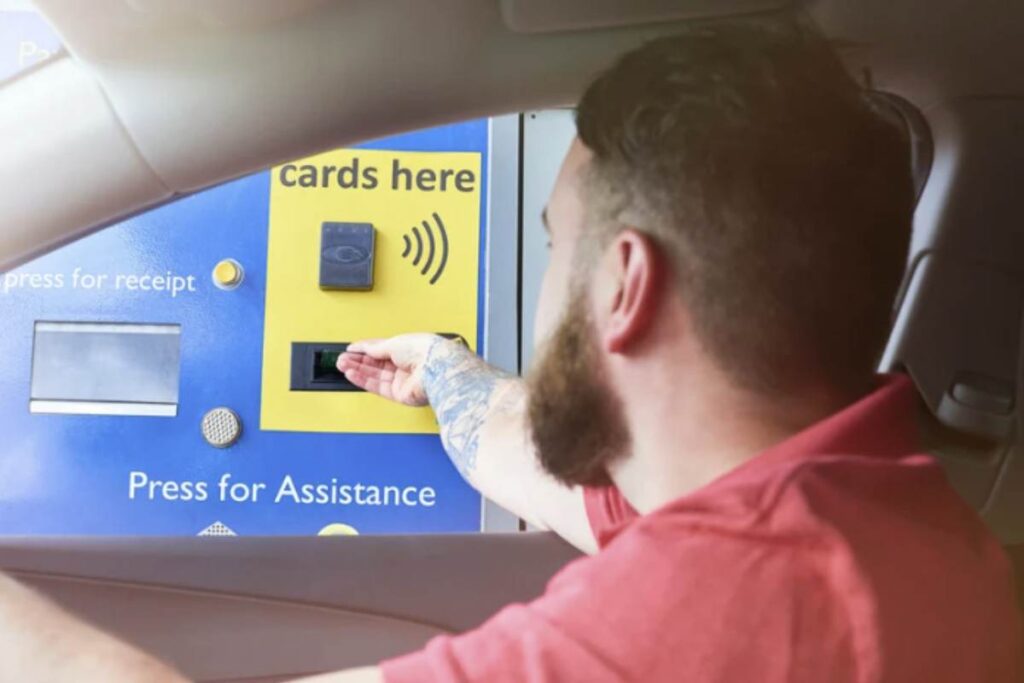 Il passaggio al pedaggio elettronico comporterà anche un cambiamento nella gestione del personale impiegato nei caselli