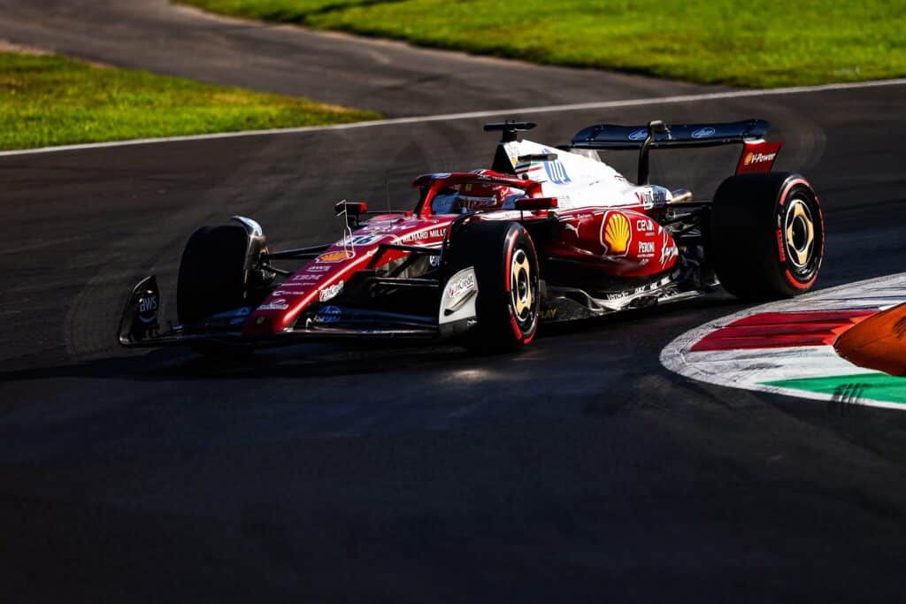 Ferrari, Leclerc: "Abbiamo bisogno di essere più costanti ma possiamo giocarcela"