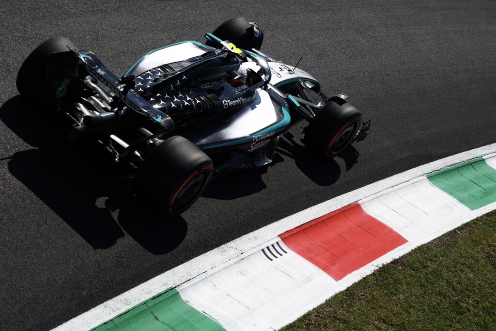 Mercedes, Antonelli: "Ho spinto troppo ma non vedo l'ora di tornare in pista domani"