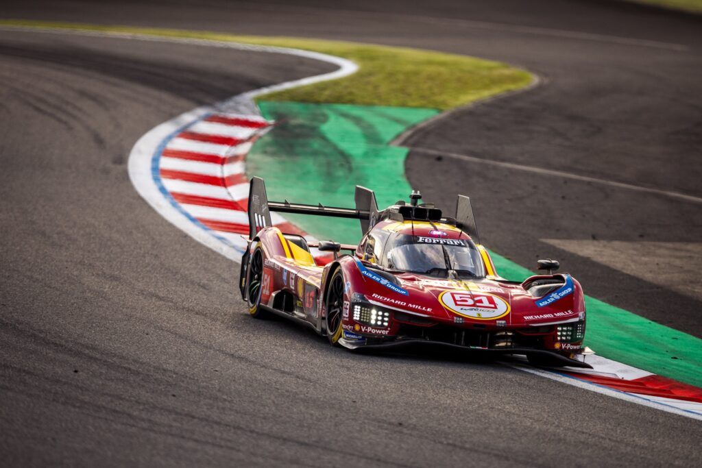 6h del Fuji 2025: prima ora complessa per le Ferrari, ma la #51 resiste