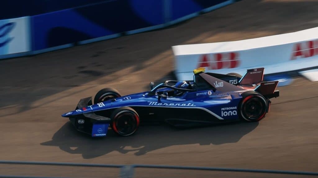 Citroen entra in Formula E: Il team francese dovrebbe prendere il posto di Maserati, che lascerà la Formula E dopo sole tre stagioni, in cui ha raccolto 3 vittorie, due con Gunther e una con Vandoorne, e 7 podi.