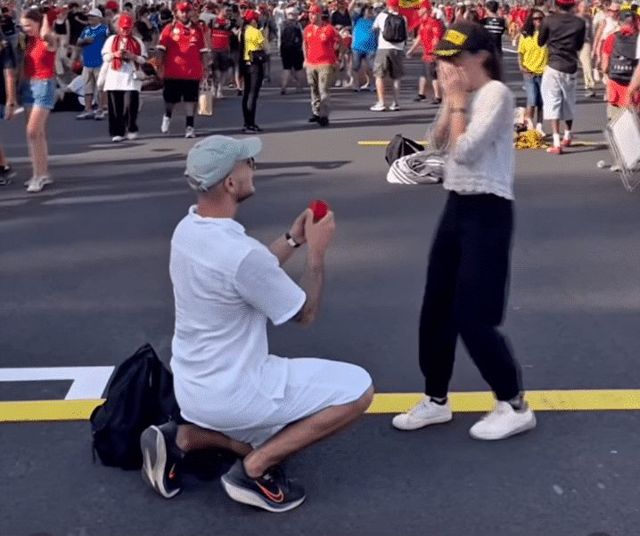 VIDEO - Proposta di Matrimonio a Monza: la scena stupenda in Autodromo