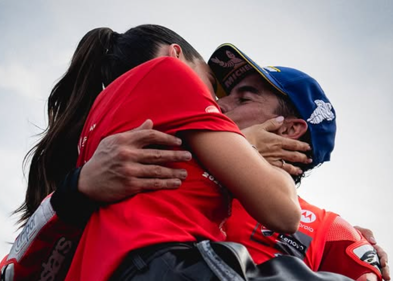 Parla Gemma Pinto, fidanzata di Marquez: "Libero di scegliere, io ero lì per lui"