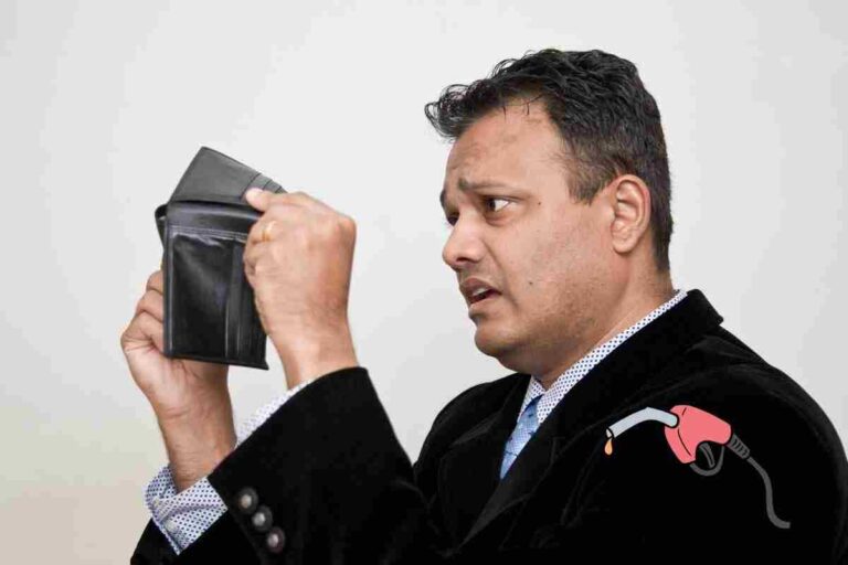 Portafoglio vuoto benzina