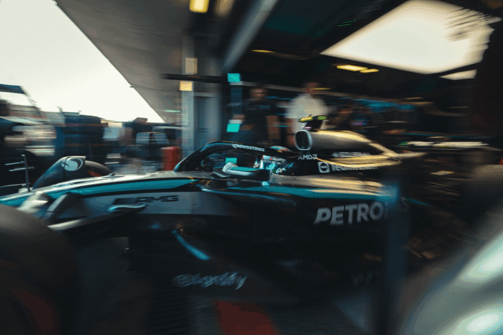 Mercedes, Russell controcorrente: "La Ferrari poteva fare doppietta a Baku"