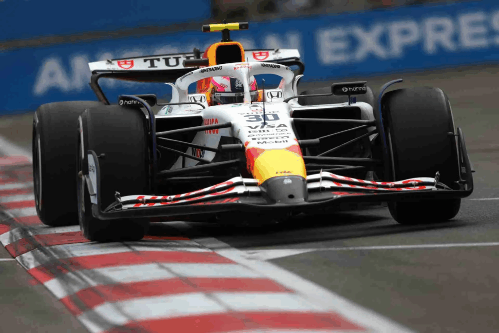 Racing Bulls, entrambe le vetture a punti: le dichiarazioni di Lawson e Hadjar