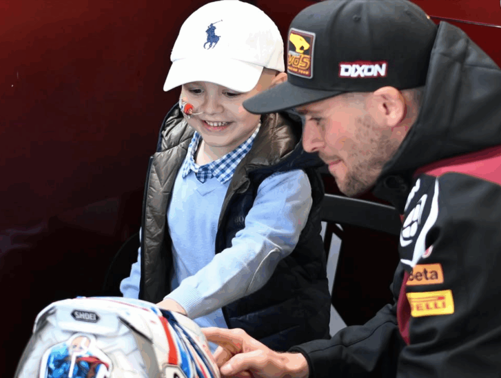 Oltre £60.000 raccolte per Young Lives vs Cancer e Wishes4kids: l'emozione di Sylvain Guintoli