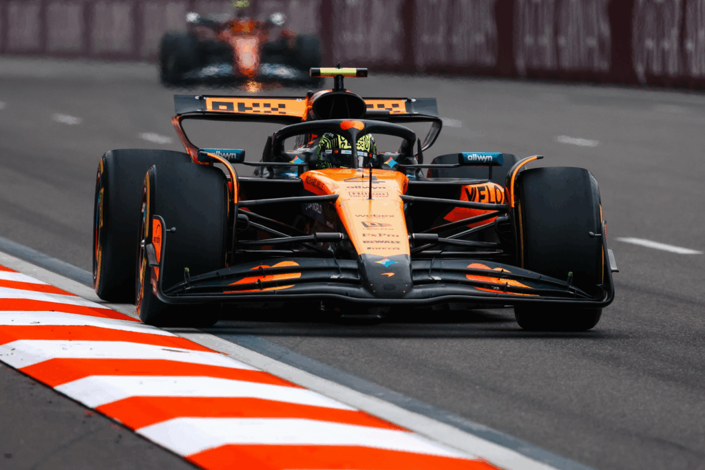 La McLaren verso Singapore: le dichiarazioni di Piastri e Norris