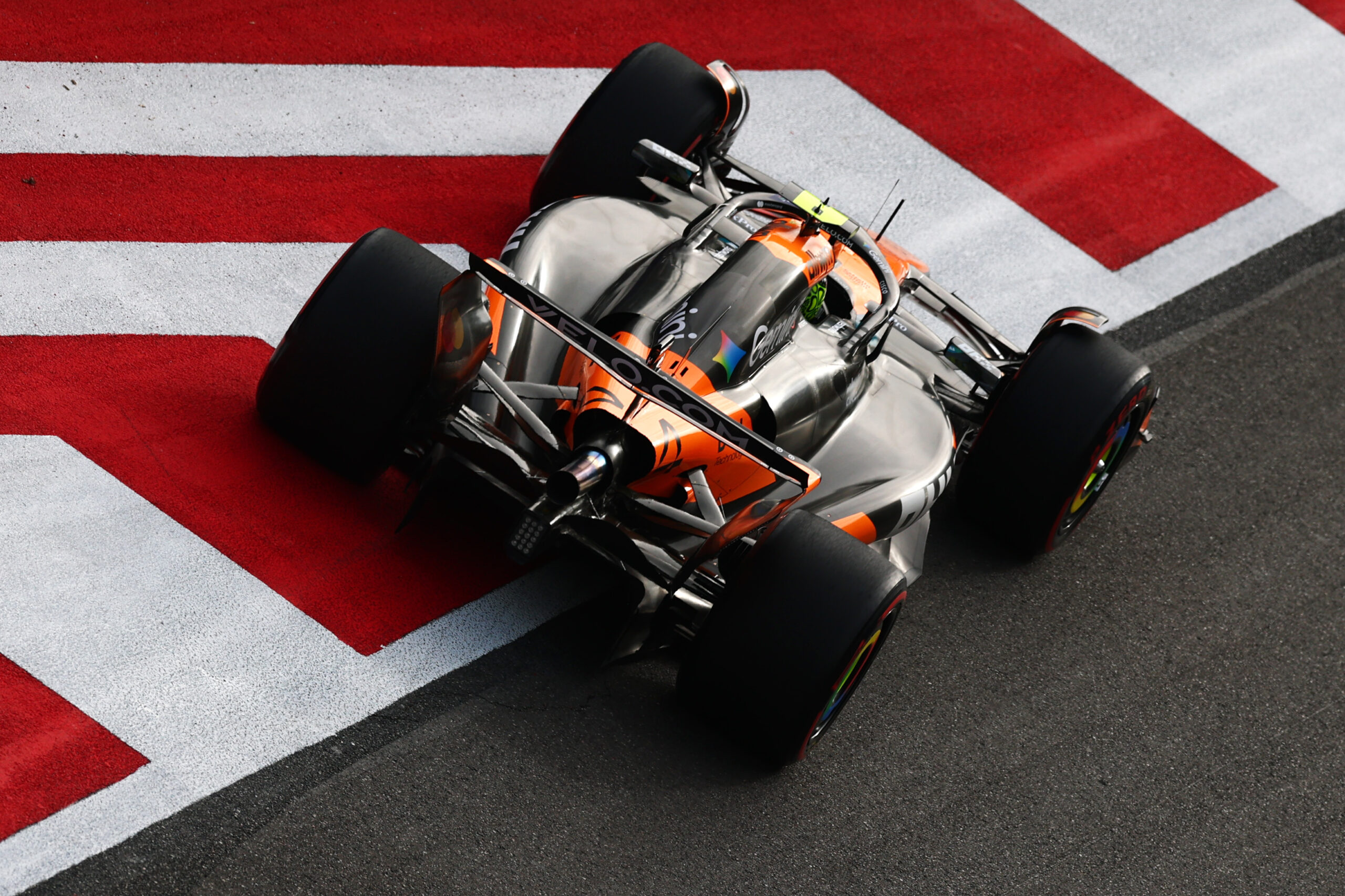 Johnny Herbert critica McLaren