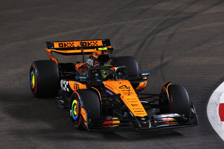 Norris frustrato dopo il botto con Leclerc McLaren F1 Singapore Lando FP2