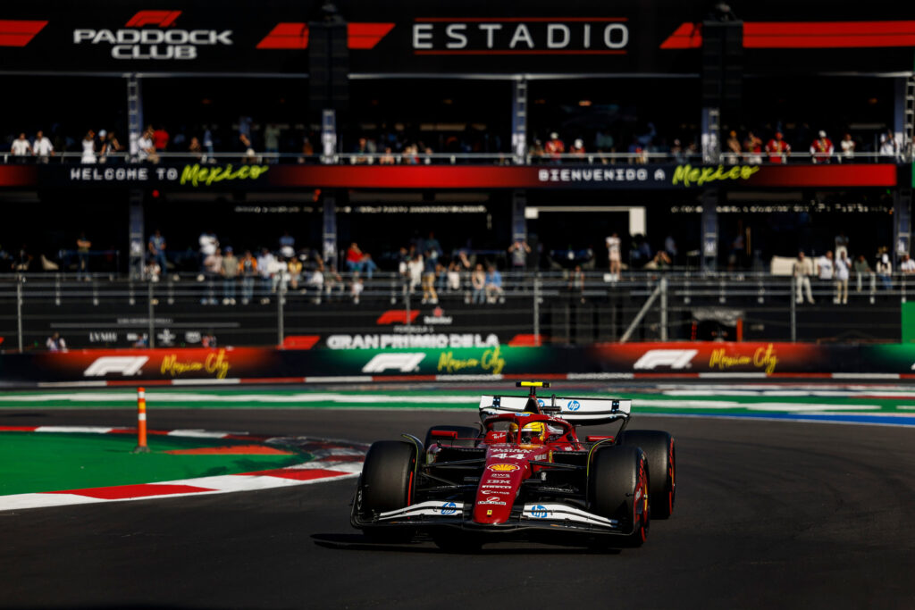 Lewis Hamilton deluso dopo la penalità in Messico Ferrari GP F1 2025