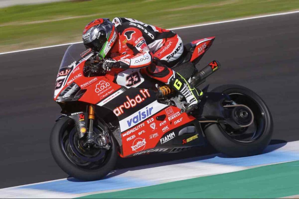 L’evento organizzato da Iconic Auctioneers si inserisce in un contesto di crescente interesse per le motociclette da corsa d’epoca