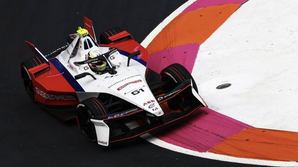 Nico Mueller in Porsche: qui al volante della Andretti nel corso dell'E-Prix di Città del Messico 2025.