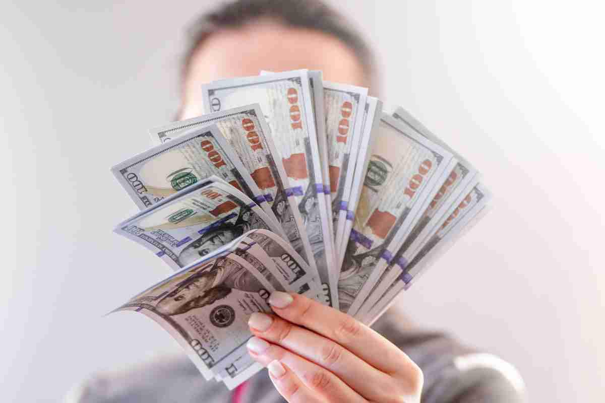 Dollari soldi investiti