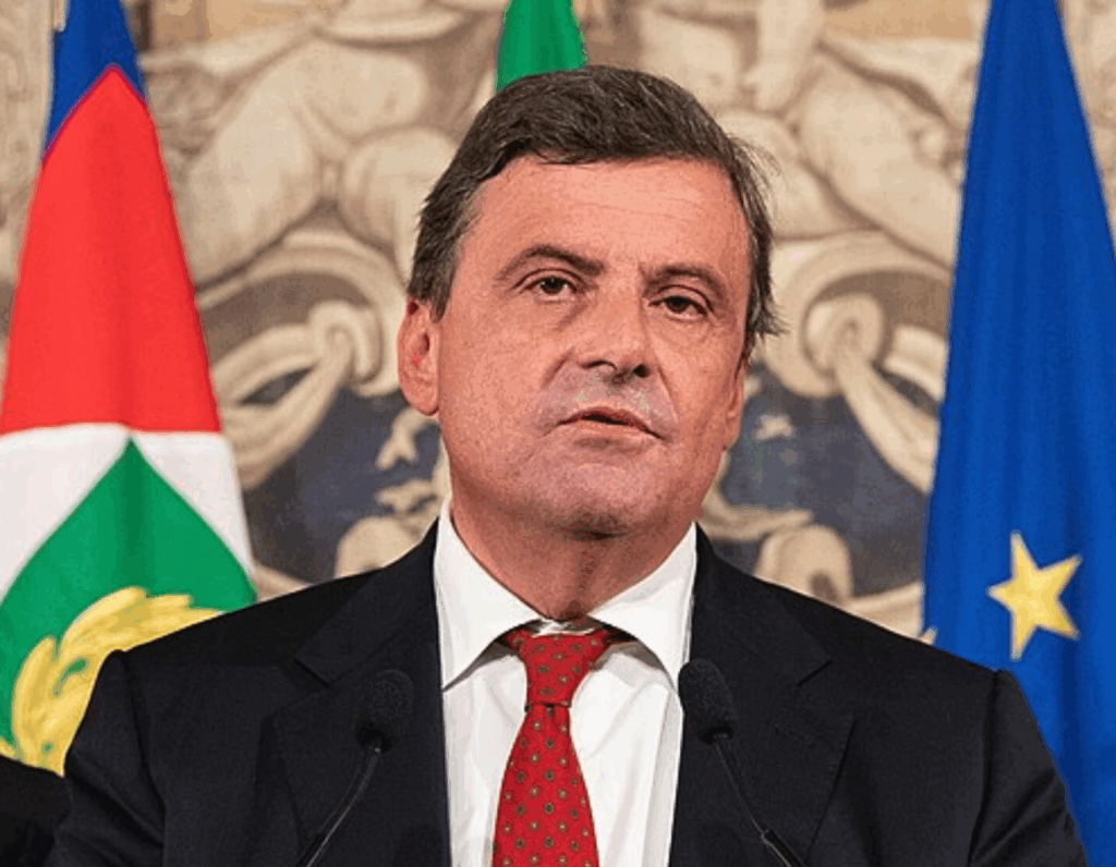 Ferrari, crollo in Borsa e polemiche su Elkann: “Serve un cambio al vertice”