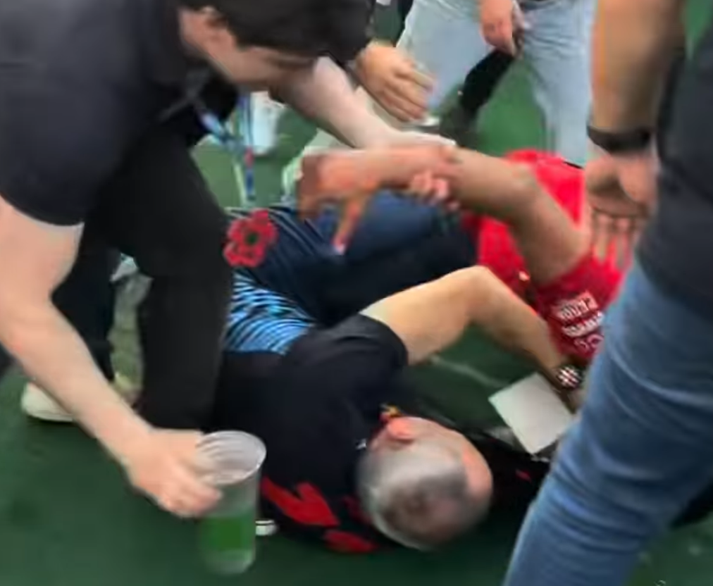 VIDEO - F1, SHOCK in Messico: calci, pugni e risse sugli spalti ed in Fanzone